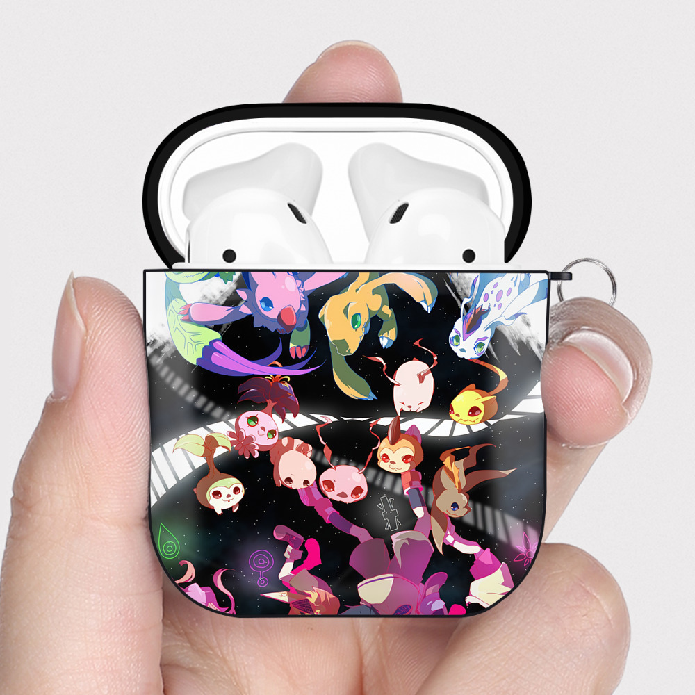 （画像用） Digimon デジタルモンスター/デジモン AirPods 第2世代保護ケース ハードシェル ブラック 耐衝撃・防指紋・カラビナ付き