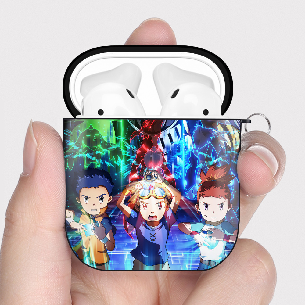 （画像用） Digimon デジタルモンスター/デジモン AirPods 第2世代保護ケース ハードシェル ブラック 耐衝撃・防指紋・カラビナ付き