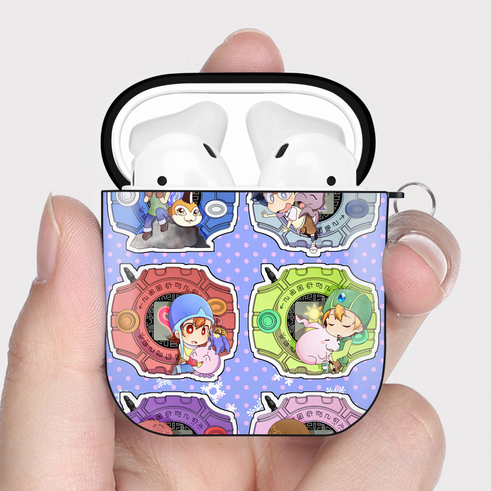 （画像用） Digimon デジタルモンスター/デジモン AirPods 第2世代保護ケース ハードシェル ブラック 耐衝撃・防指紋・カラビナ付き