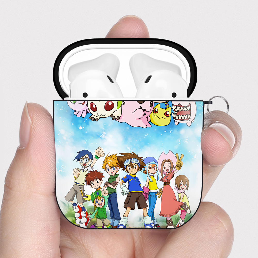 （画像用） Digimon デジタルモンスター/デジモン AirPods 第2世代保護ケース ハードシェル ブラック 耐衝撃・防指紋・カラビナ付き