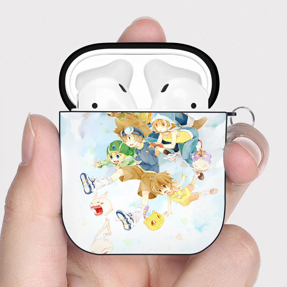 （画像用） Digimon デジタルモンスター/デジモン AirPods 第2世代保護ケース ハードシェル ブラック 耐衝撃・防指紋・カラビナ付き