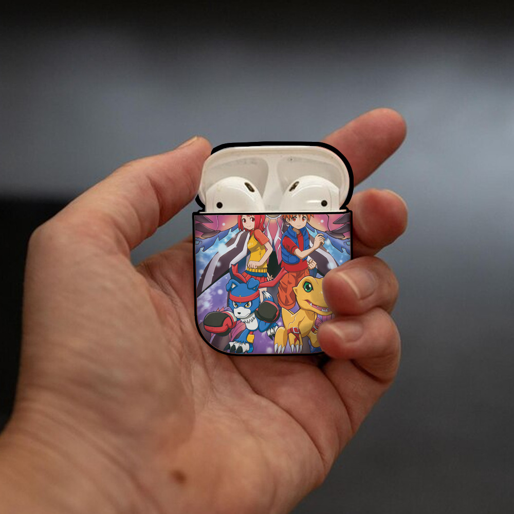 Digimon デジタルモンスター/デジモン AirPods 第2世代保護ケース ハードシェル ブラック 耐衝撃・防指紋・カラビナ付き
