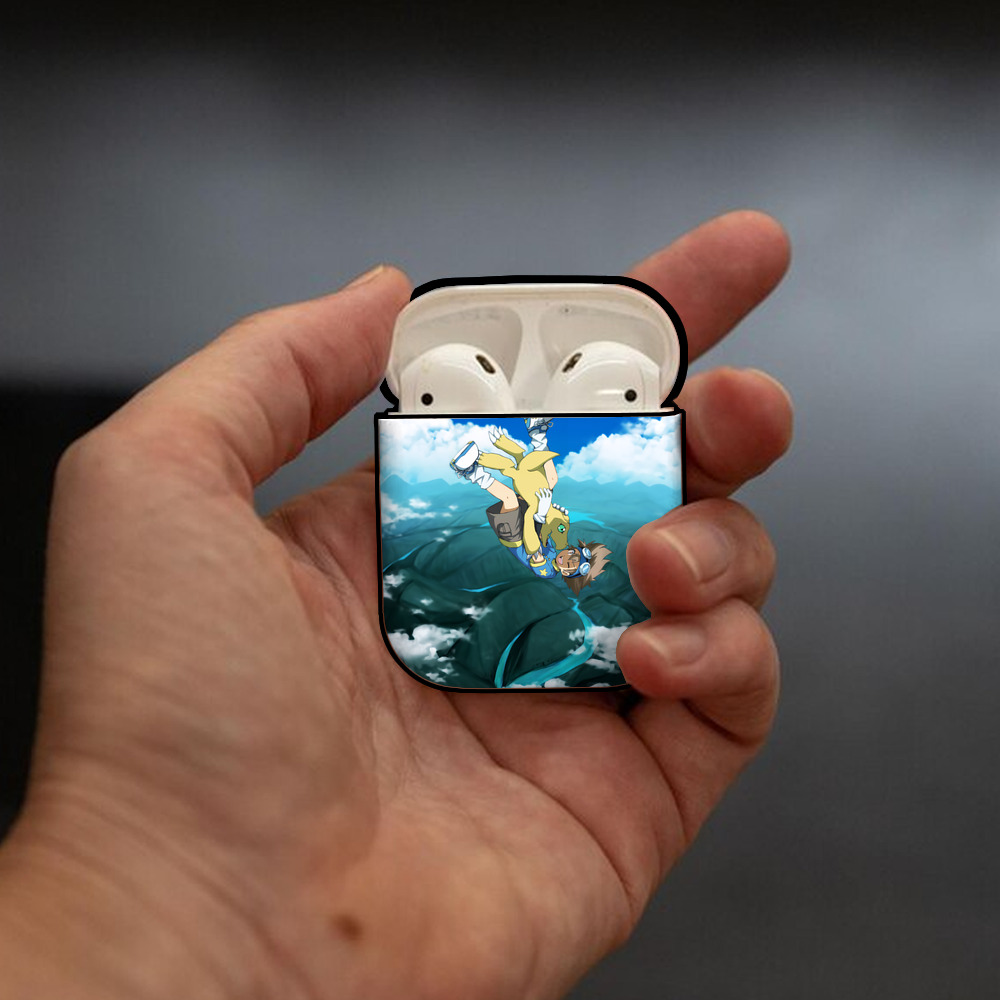Digimon デジタルモンスター/デジモン AirPods 第2世代保護ケース ハードシェル ブラック 耐衝撃・防指紋・カラビナ付き