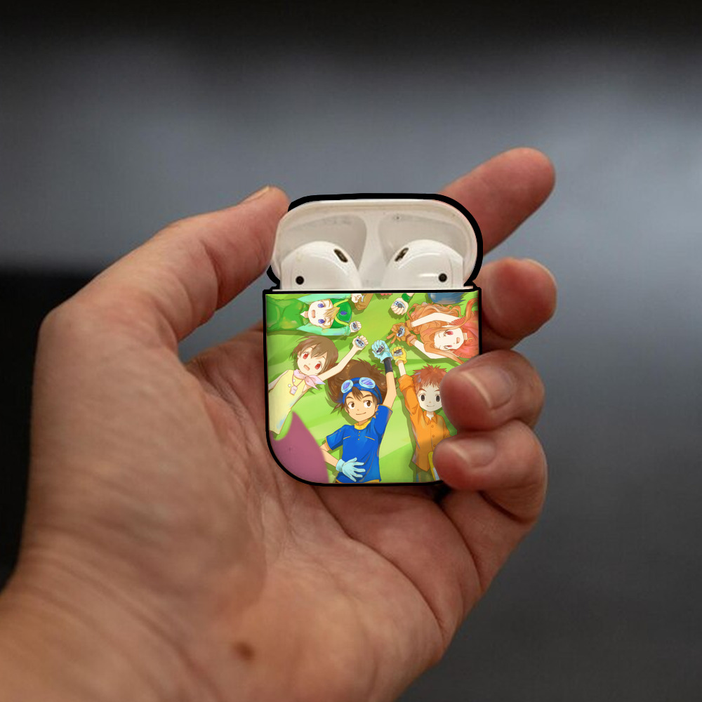 Digimon デジタルモンスター/デジモン AirPods 第2世代保護ケース ハードシェル ブラック 耐衝撃・防指紋・カラビナ付き