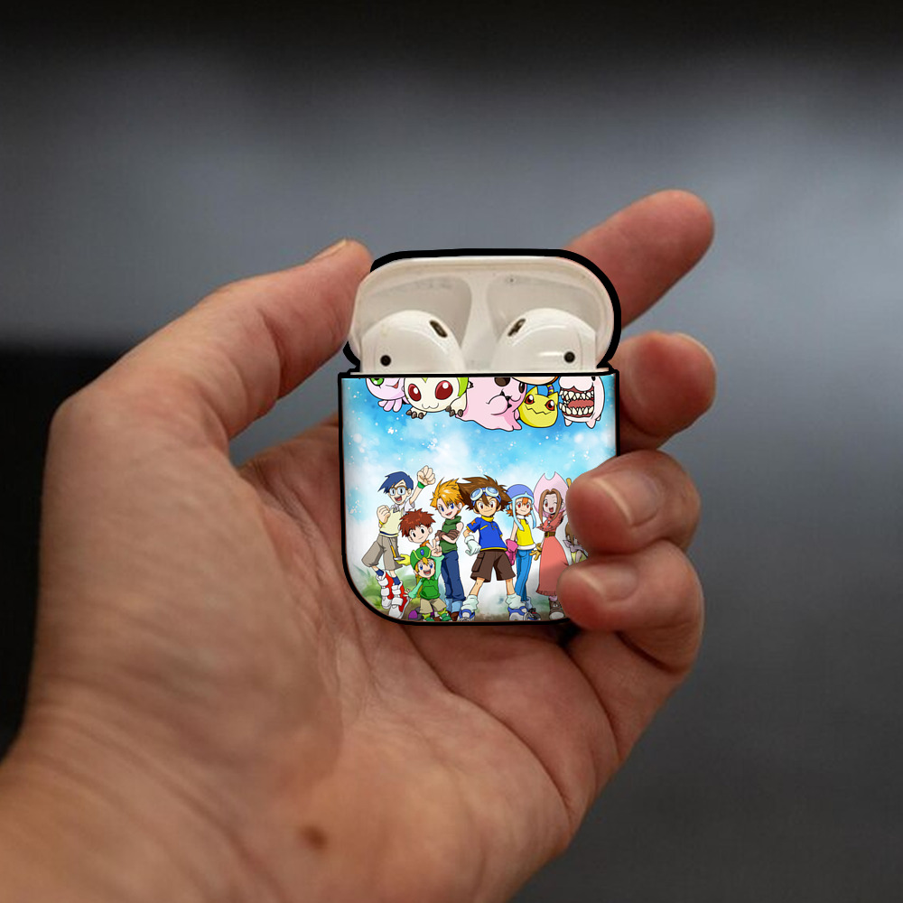 Digimon デジタルモンスター/デジモン AirPods 第2世代保護ケース ハードシェル ブラック 耐衝撃・防指紋・カラビナ付き
