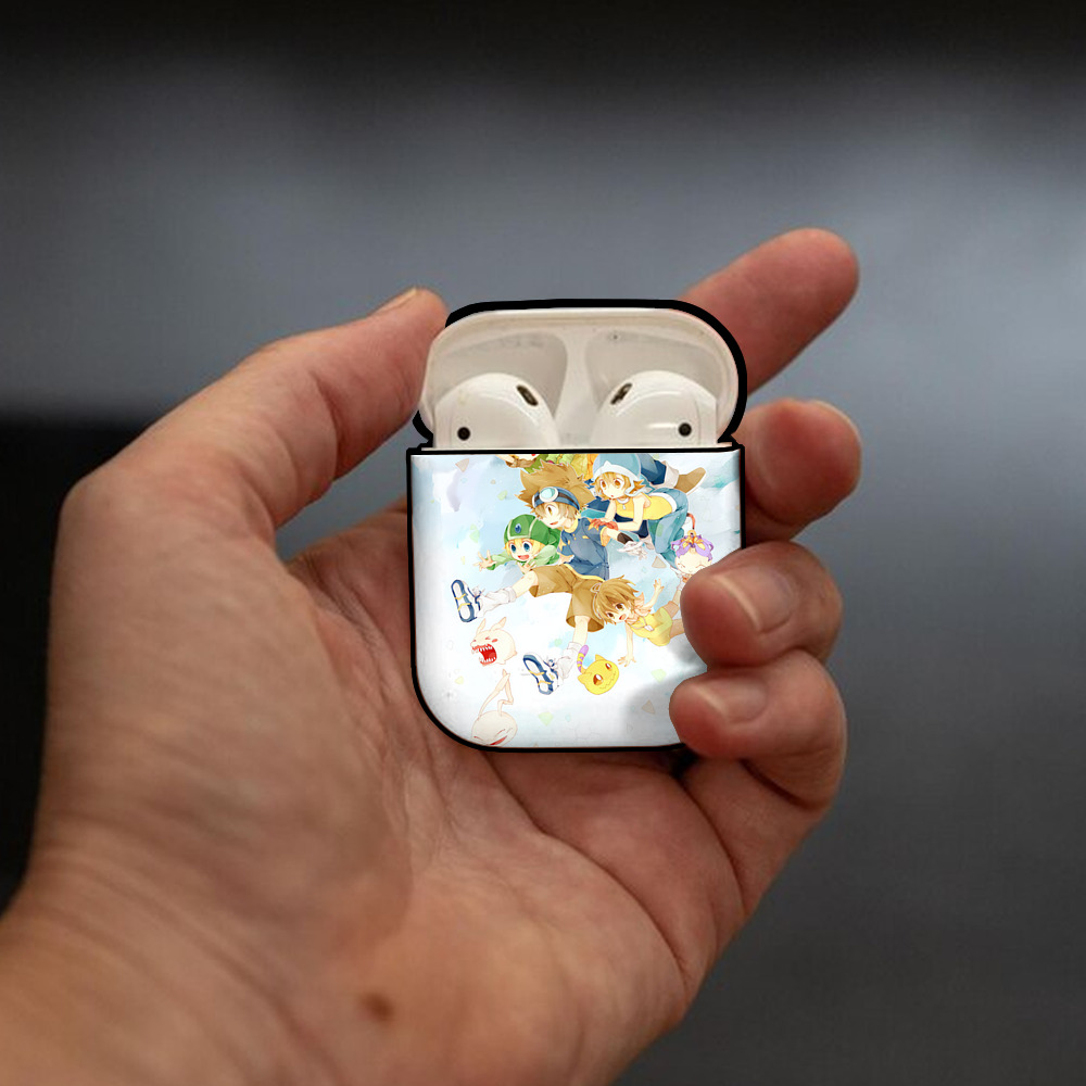 Digimon デジタルモンスター/デジモン AirPods 第2世代保護ケース ハードシェル ブラック 耐衝撃・防指紋・カラビナ付き