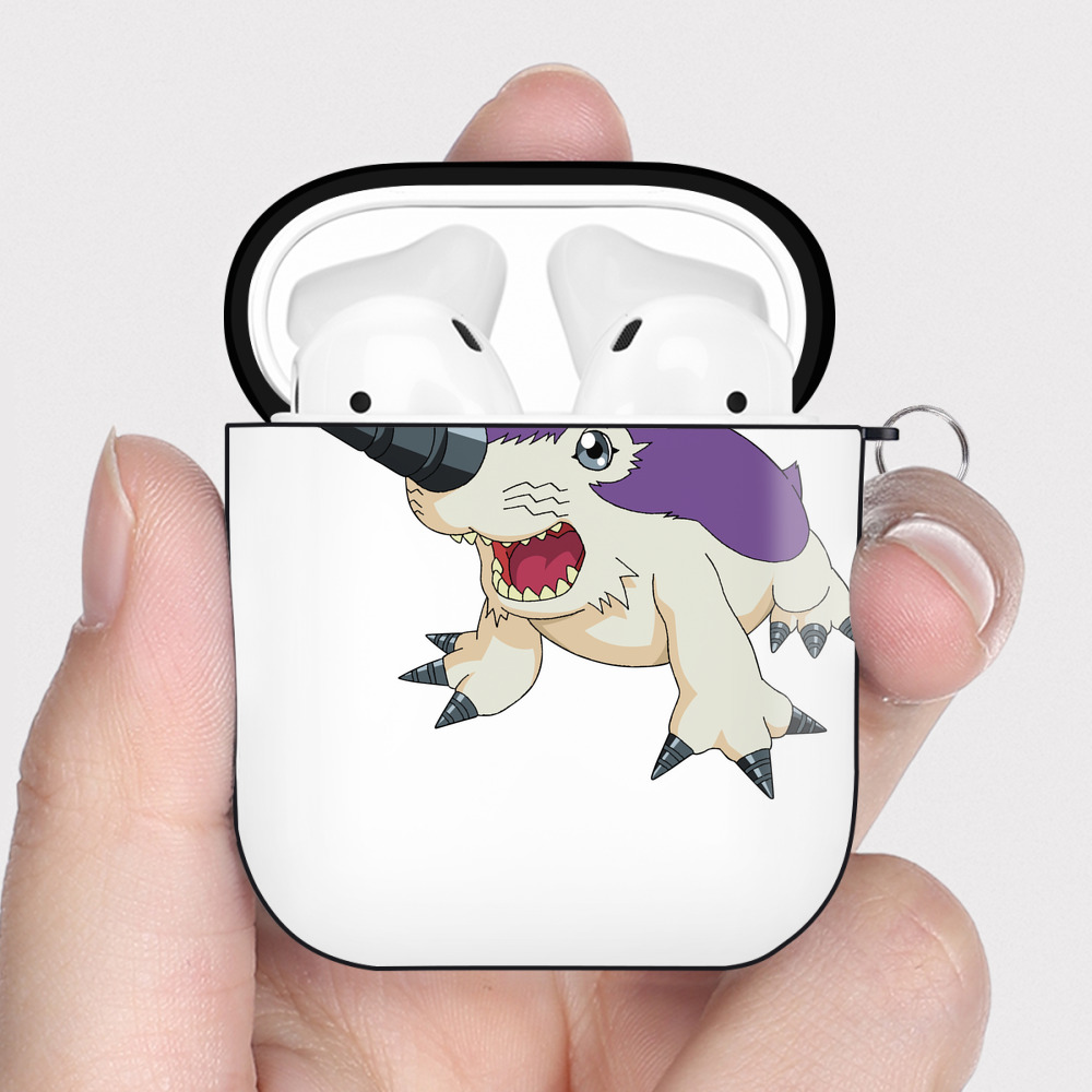 （画像用） Digimon デジタルモンスター/デジモン AirPods 第2世代保護ケース ハードシェル ブラック 耐衝撃・防指紋・カラビナ付き