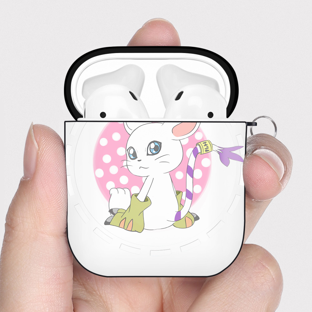 （画像用） Digimon デジタルモンスター/デジモン AirPods 第2世代保護ケース ハードシェル ブラック 耐衝撃・防指紋・カラビナ付き