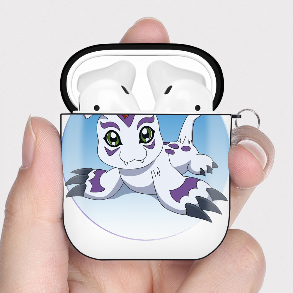 （画像用） Digimon デジタルモンスター/デジモン AirPods 第2世代保護ケース ハードシェル ブラック 耐衝撃・防指紋・カラビナ付き