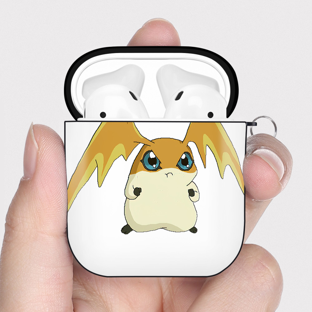 （画像用） Digimon デジタルモンスター/デジモン AirPods 第2世代保護ケース ハードシェル ブラック 耐衝撃・防指紋・カラビナ付き