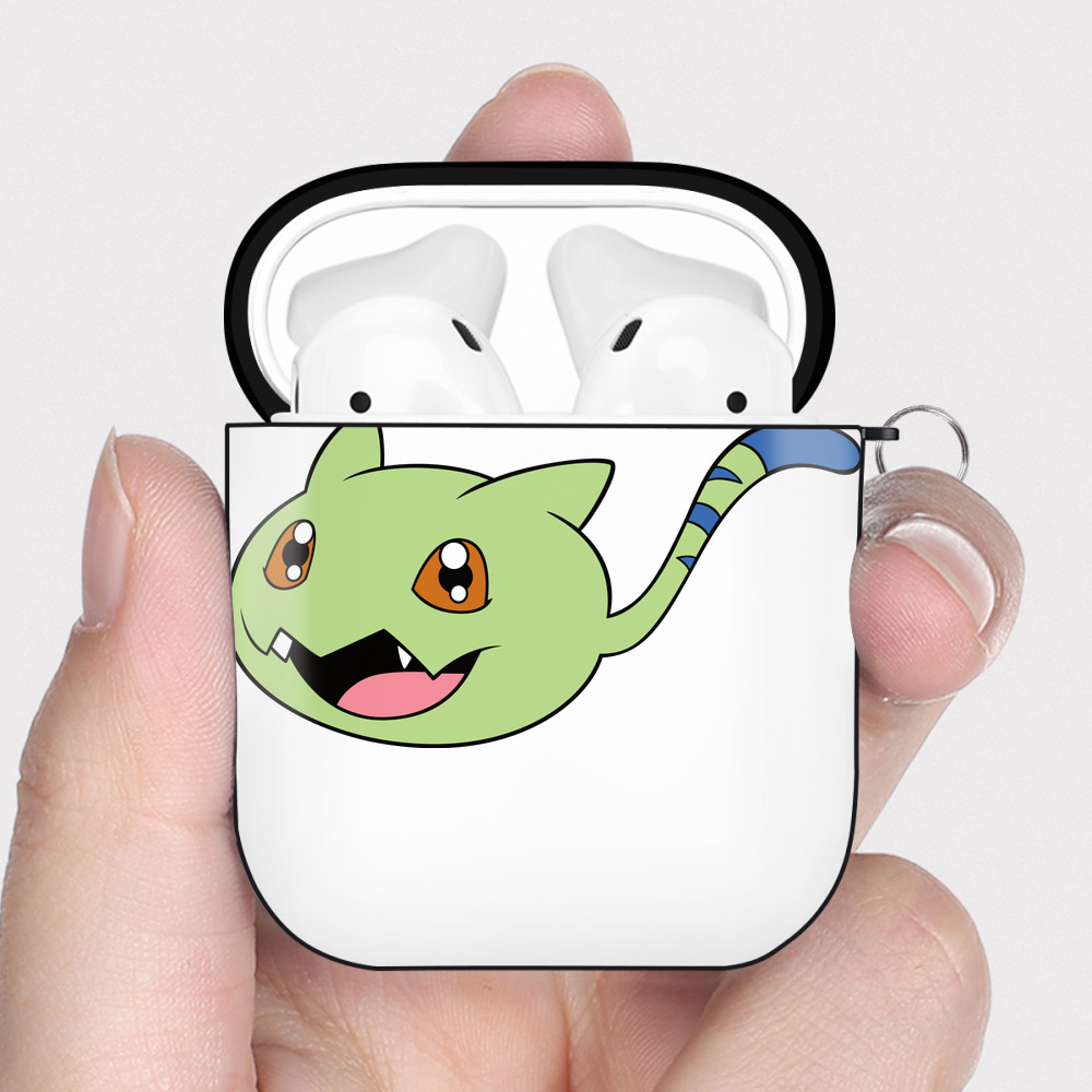 （画像用） Digimon デジタルモンスター/デジモン AirPods 第2世代保護ケース ハードシェル ブラック 耐衝撃・防指紋・カラビナ付き