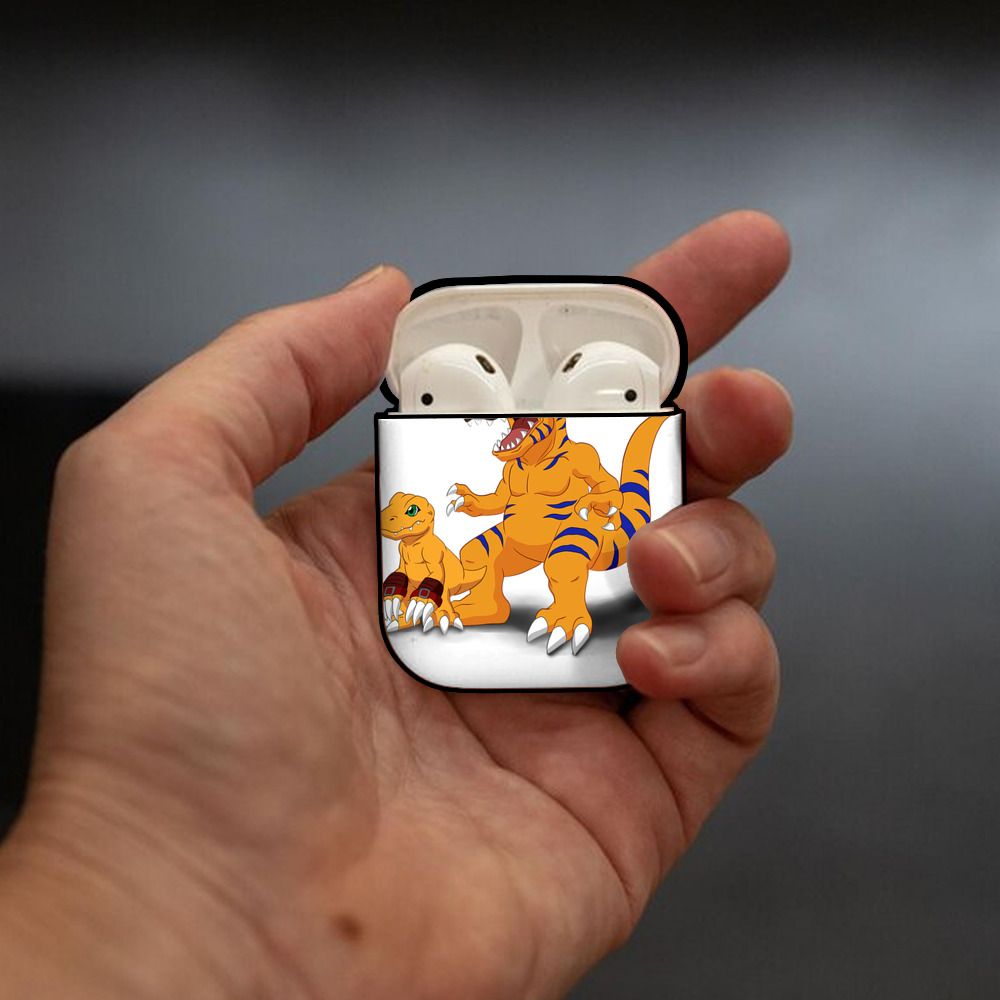 Digimon デジタルモンスター/デジモン AirPods 第2世代保護ケース ハードシェル ブラック 耐衝撃・防指紋・カラビナ付き
