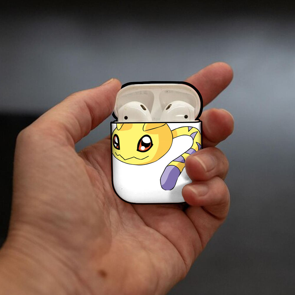 Digimon デジタルモンスター/デジモン AirPods 第2世代保護ケース ハードシェル ブラック 耐衝撃・防指紋・カラビナ付き