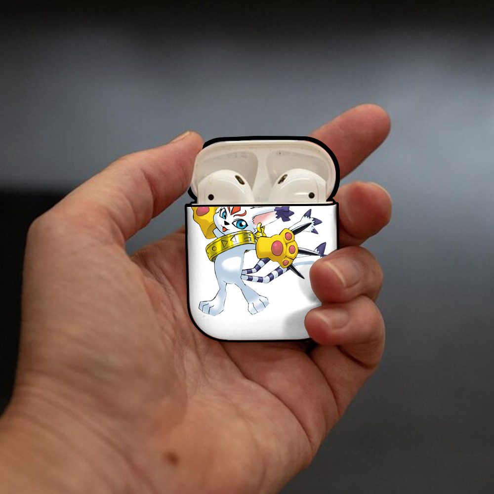 Digimon デジタルモンスター/デジモン AirPods 第2世代保護ケース ハードシェル ブラック 耐衝撃・防指紋・カラビナ付き