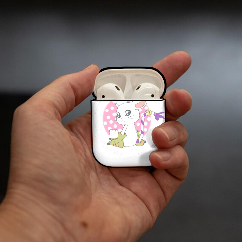 Digimon デジタルモンスター/デジモン AirPods 第2世代保護ケース ハードシェル ブラック 耐衝撃・防指紋・カラビナ付き