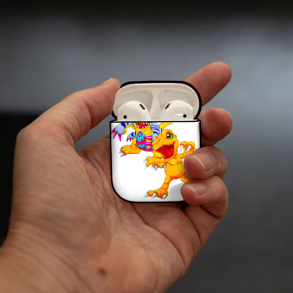 Digimon デジタルモンスター/デジモン AirPods 第2世代保護ケース ハードシェル ブラック 耐衝撃・防指紋・カラビナ付き