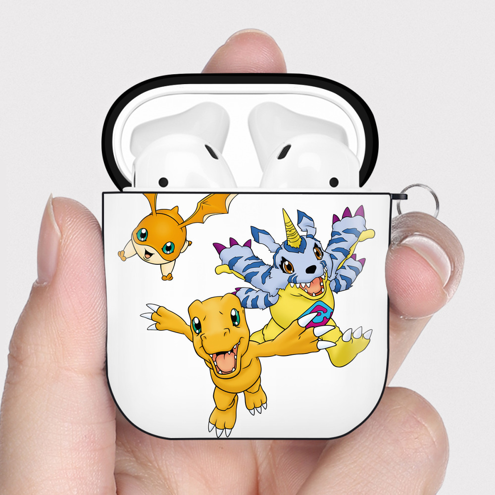 （画像用） Digimon デジタルモンスター/デジモン AirPods 第2世代保護ケース ハードシェル ブラック 耐衝撃・防指紋・カラビナ付き