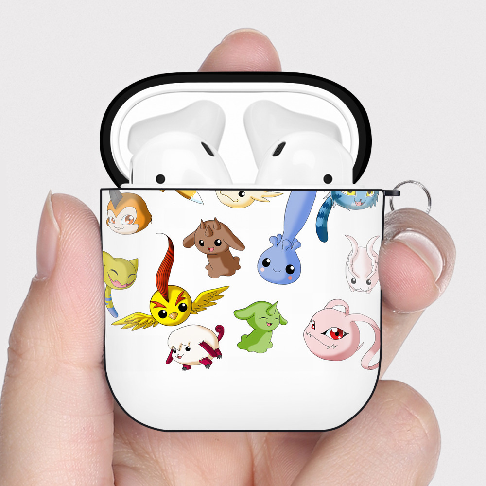 （画像用） Digimon デジタルモンスター/デジモン AirPods 第2世代保護ケース ハードシェル ブラック 耐衝撃・防指紋・カラビナ付き