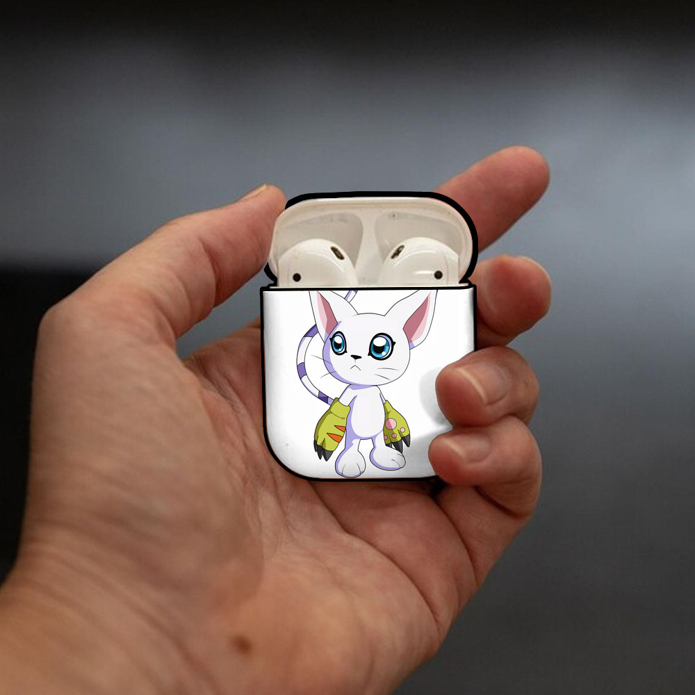 Digimon デジタルモンスター/デジモン AirPods 第2世代保護ケース ハードシェル ブラック 耐衝撃・防指紋・カラビナ付き