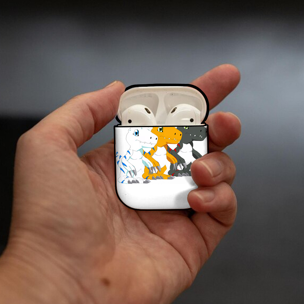 Digimon デジタルモンスター/デジモン AirPods 第2世代保護ケース ハードシェル ブラック 耐衝撃・防指紋・カラビナ付き
